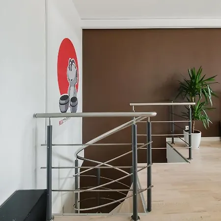 Two-story With Panoramic View Apartment *